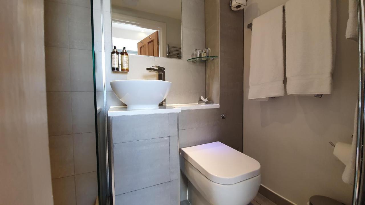 ברייטון A Room With A View מראה חיצוני תמונה A wet room in a hotel