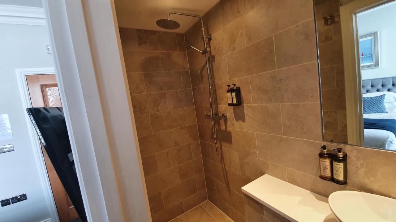 ברייטון A Room With A View מראה חיצוני תמונה A shower cubicle